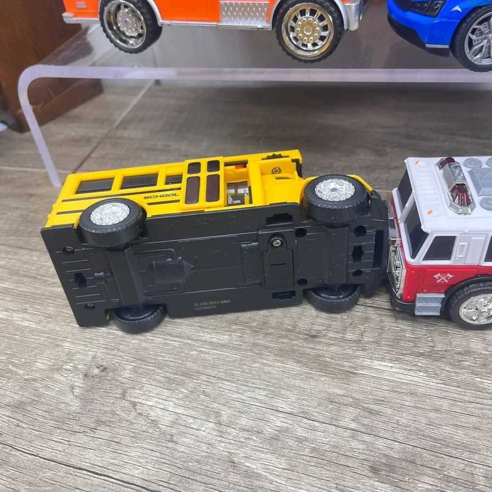 Lot of Emergency Vehicles Toy Cars Fire Truck School‎ Bus Ambulance Police